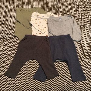 5 Piece Old Navy 3 Woodland Long Sleeve Onesies 2 Pants 6-12 Months